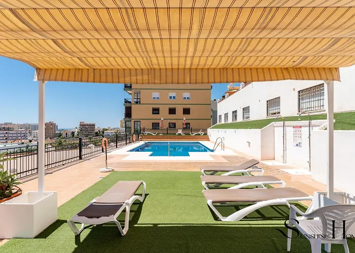 Cozy 2 Bedroom Duplex, Parking, Terrace, Office, Pool! *