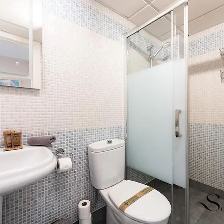 Lejlighed Cozy 2 Bedroom Duplex, Parking, Terrace, Office, Pool! *