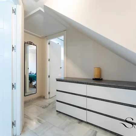 Διαμέρισμα Cozy 2 Bedroom Duplex, Parking, Terrace, Office, Pool!