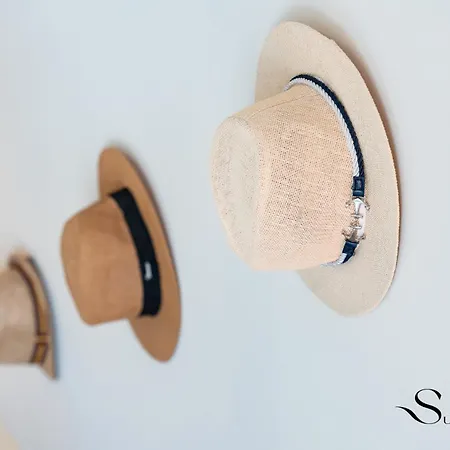 Cozy 2 Bedroom Duplex, Parking, Terrace, Office, Pool! *