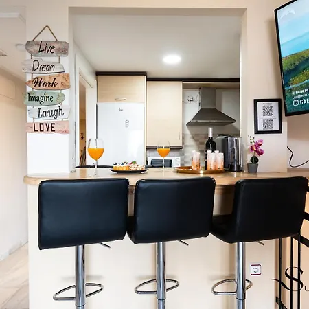 Cozy 2 Bedroom Duplex, Parking, Terrace, Office, Pool! Διαμέρισμα