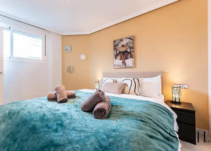 Cozy 2 Bedroom Duplex, Parking, Terrace, Office, Pool! Torremolinos