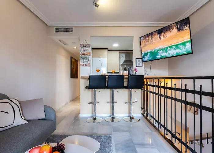 Cozy 2 Bedroom Duplex, Parking, Terrace, Office, Pool!