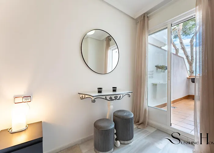 Lejlighed Cozy 2 Bedroom Duplex, Parking, Terrace, Office, Pool!