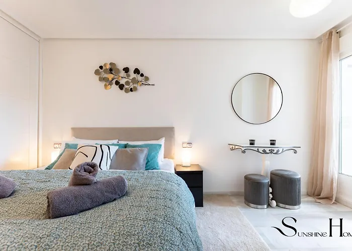 Lejlighed Cozy 2 Bedroom Duplex, Parking, Terrace, Office, Pool! *