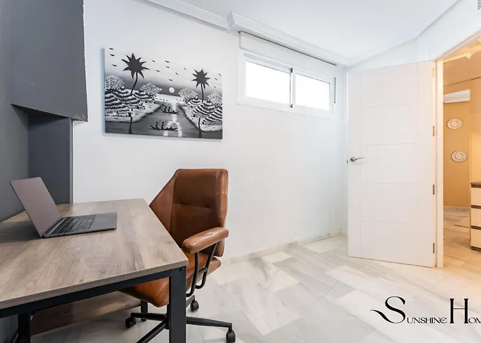 Cozy 2 Bedroom Duplex, Parking, Terrace, Office, Pool!