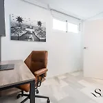 Cozy 2 Bedroom Duplex, Parking, Terrace, Office, Pool!