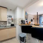 아파트 Cozy 2 Bedroom Duplex, Parking, Terrace, Office, Pool!