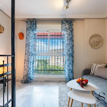 Cozy 2 Bedroom Duplex, Parking, Terrace, Office, Pool! Lägenhet