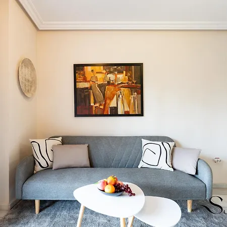 Cozy 2 Bedroom Duplex, Parking, Terrace, Office, Pool! Lägenhet *
